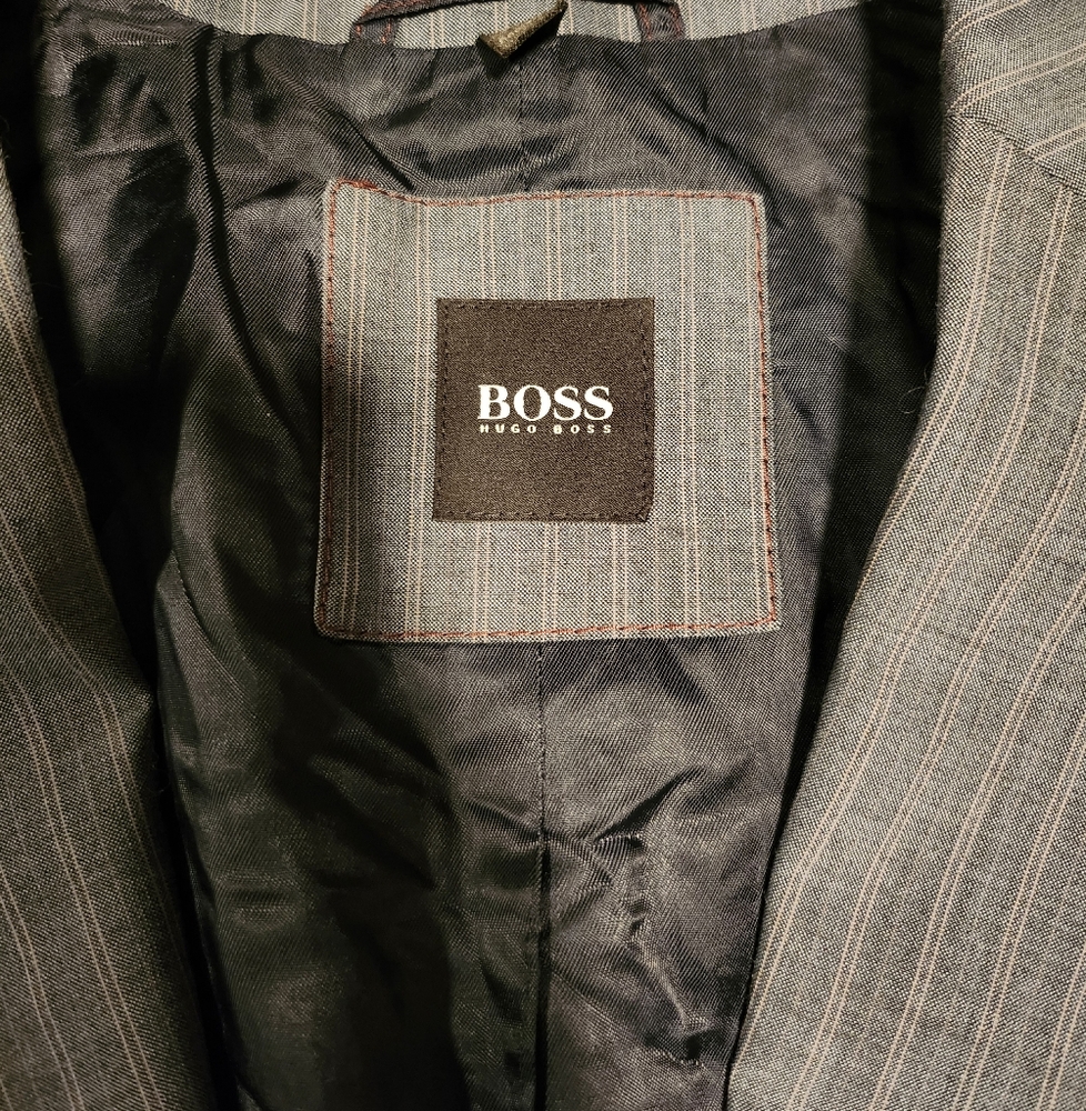 Hugo Boss Gray Sport Coat with Pinstripe Elegance - Picture 3 of 3